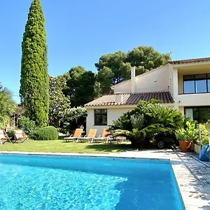 Gran Casa Economica Con Piscina Privada En Ideal Familias Villa